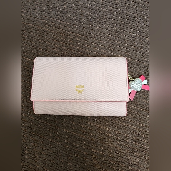 MCM Mina Heart Charm Medium Three-Fold Wallet - Picture 6 of 10